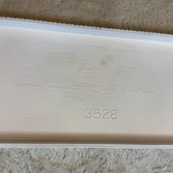 1979 HOMCO #3528 basket weave shelf - Picture 3 of 5